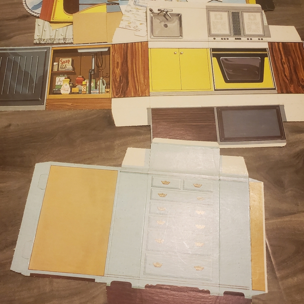 Extremely rare over 4ft high Suzy homemaker cardboard dollhouse - Picture 9 of 16